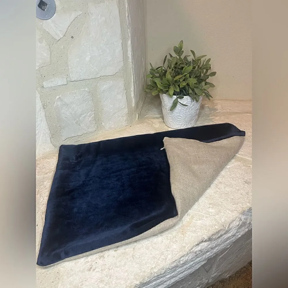 Williams-Sonoma Home Signature Navy& Linen throw pillow w/ feather inserts 14x22